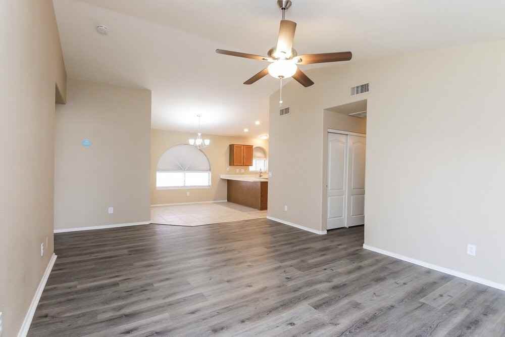 12561 W Desert Flower Rd - Photo 5 of 16