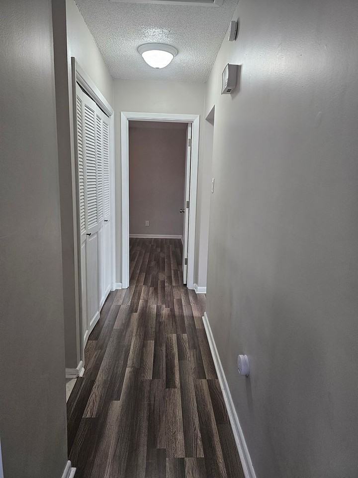 315 Lynn Ave - Photo 5 of 10