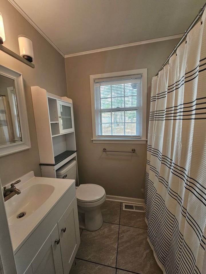 315 Lynn Ave - Photo 7 of 10