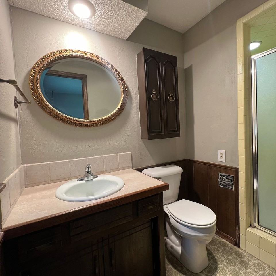 206 S Mission Rd - Photo 5 of 15