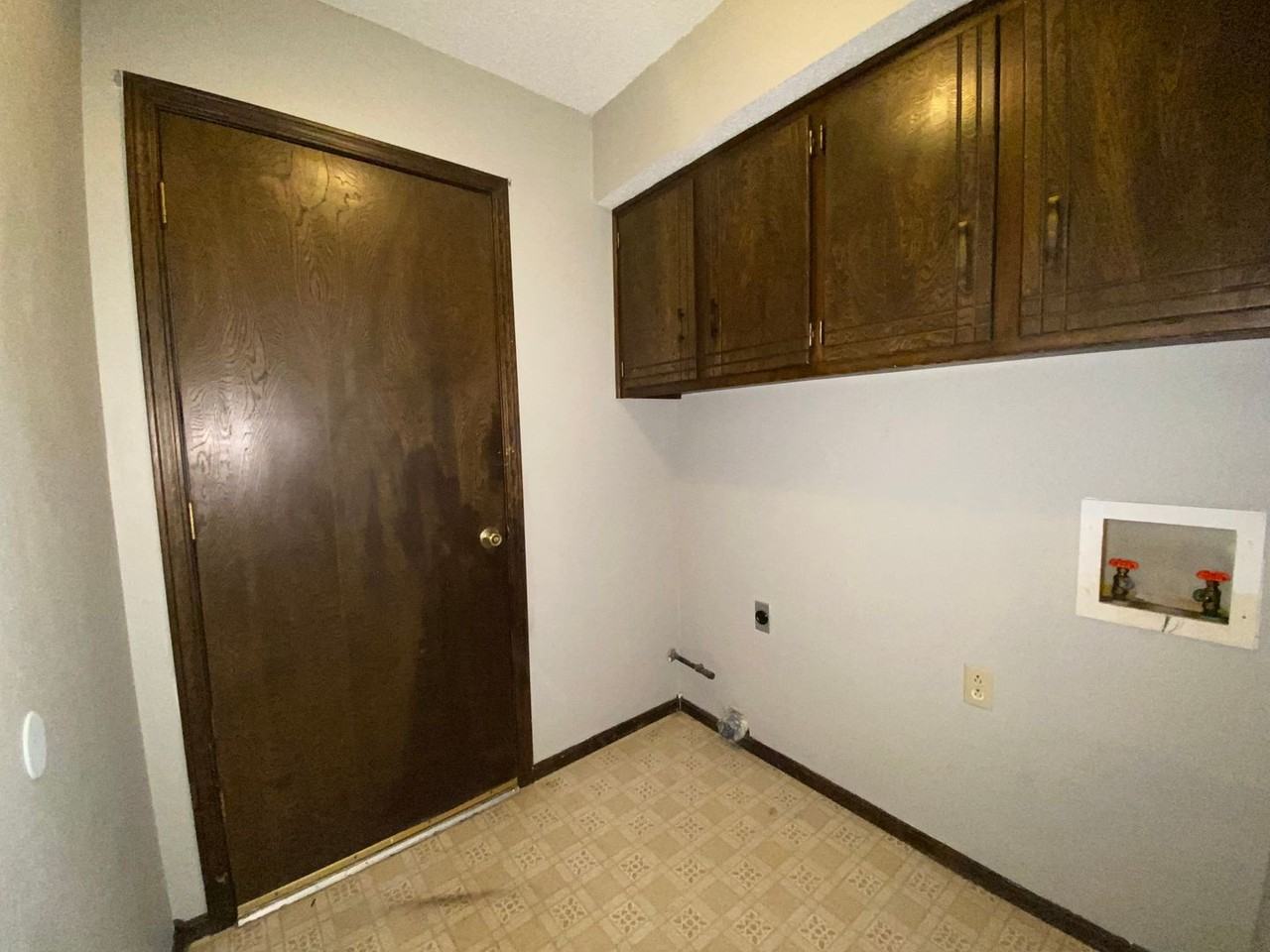 206 S Mission Rd - Photo 7 of 15