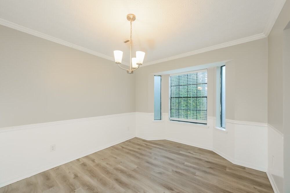 1053 Mainstreet Lake Dr - Photo 6 of 17