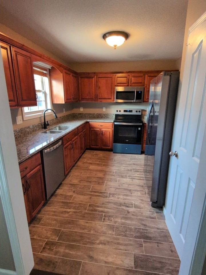 3510 Southwood Dr - Photo 7 of 20