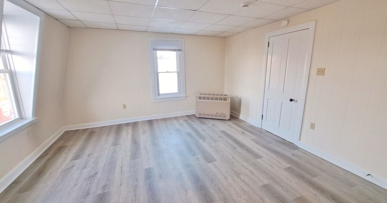 50 W Middle St - Photo 3 of 18