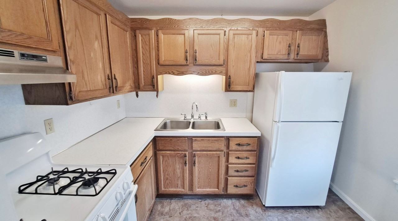 50 W Middle St - Photo 7 of 18