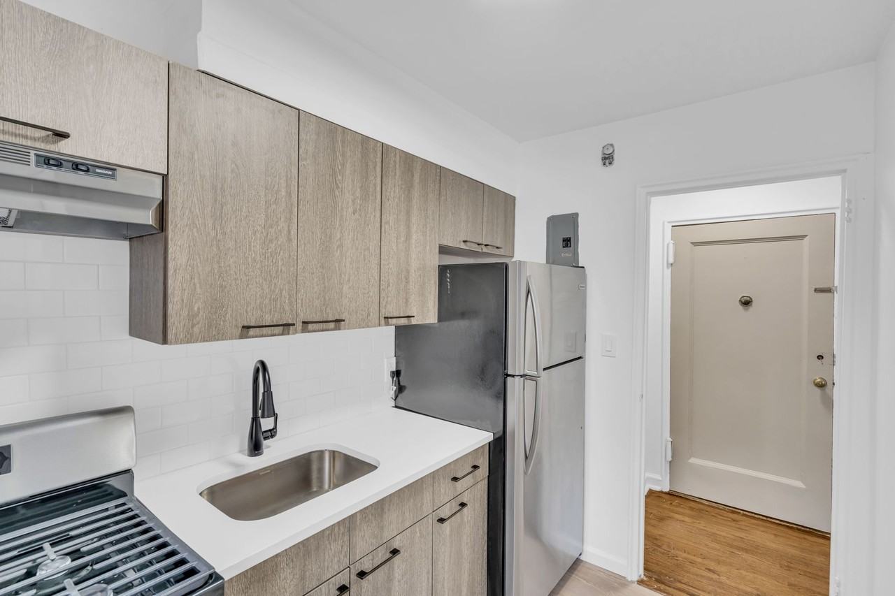 Edgar Gardens - Photo 6 of 9