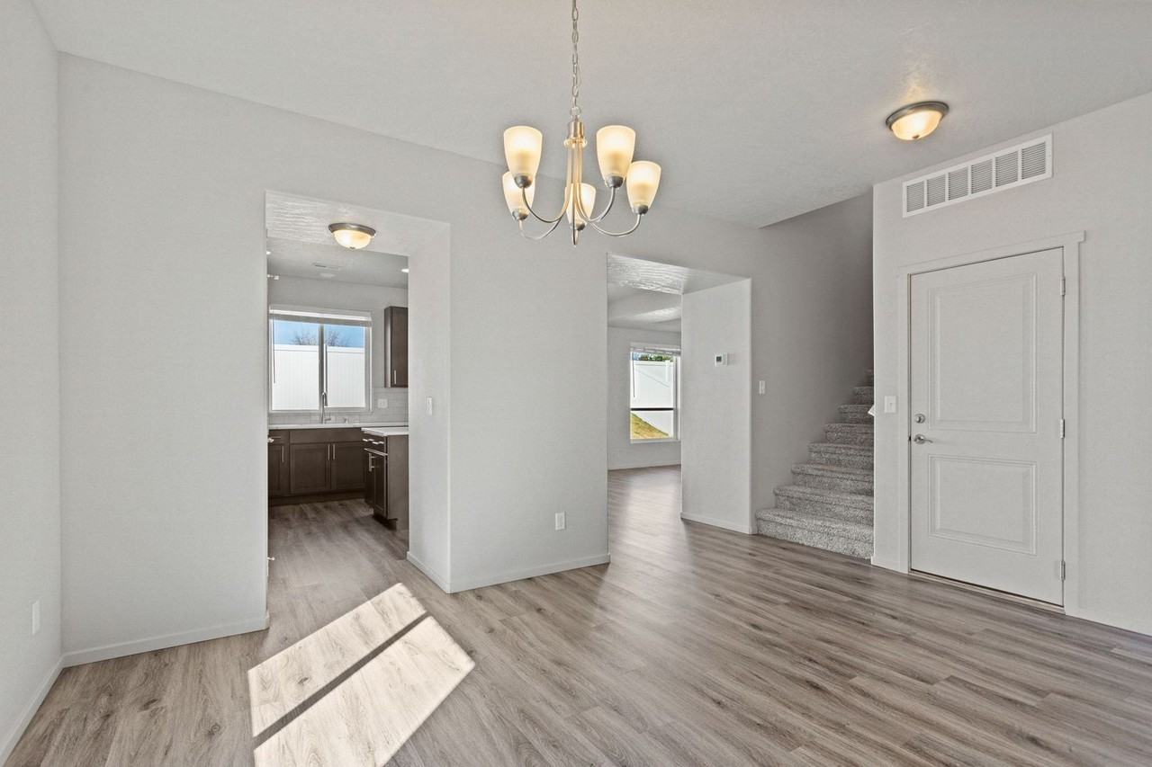 1415 N Corbin Rd - Photo 2 of 32