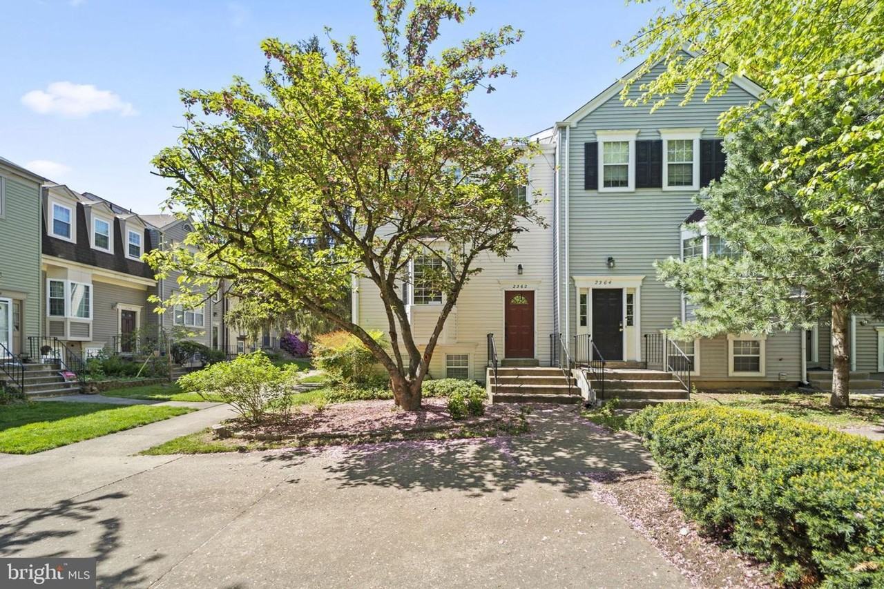 2362 Hunters Square Ct - Photo 2 of 42