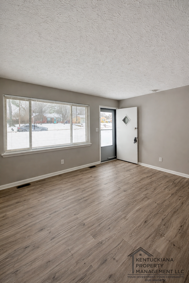 2607 Old Hickory Rd - Photo 3 of 20