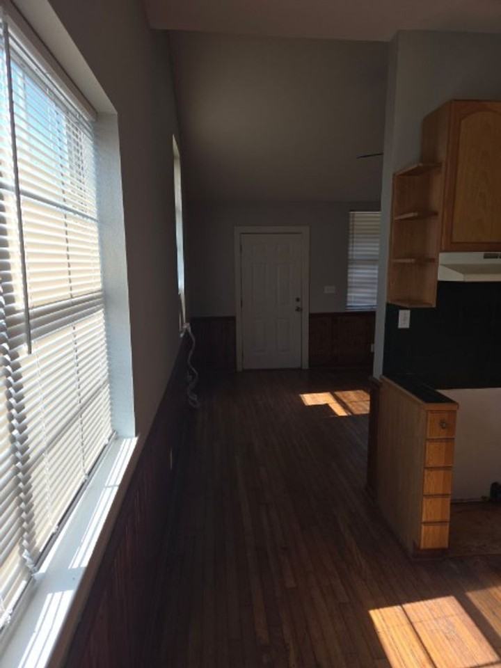 4219 Lee St - Photo 2 of 6