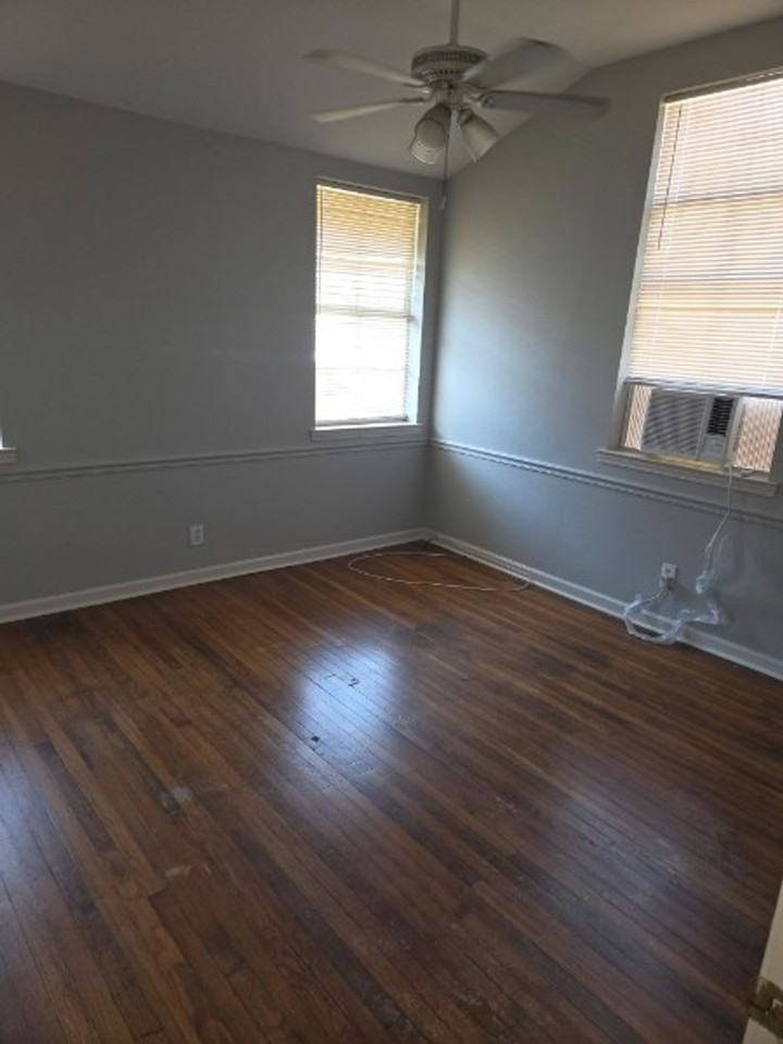 4219 Lee St - Photo 5 of 6