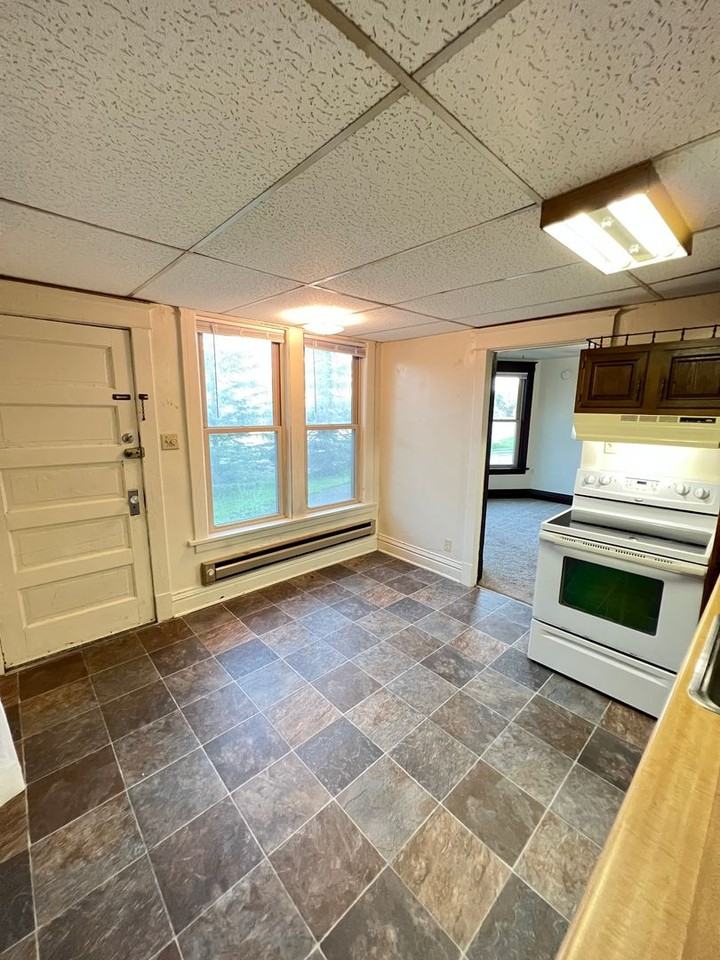 910 N 22nd Ave W #1 - Photo 3 of 32