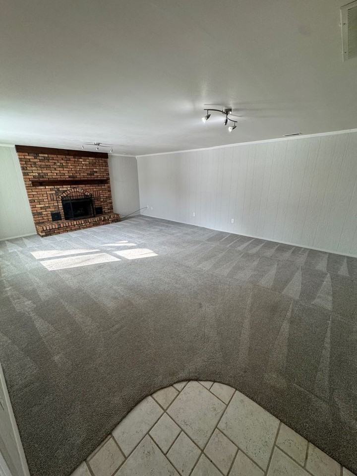 1550 Tartan Ln - Photo 4 of 9