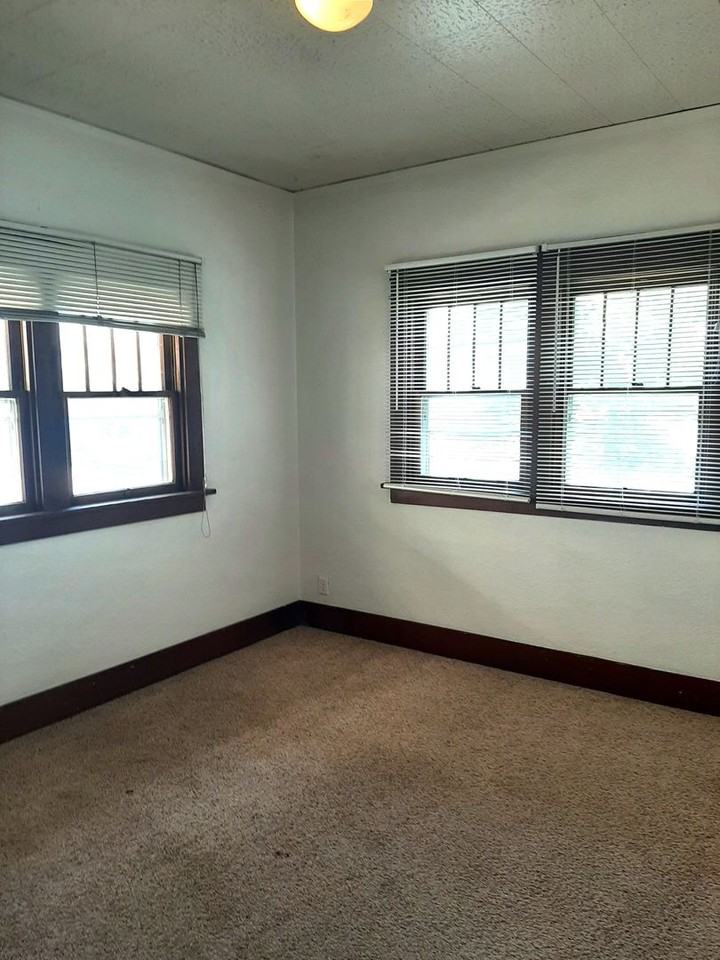 (2001 9th Ave) - Photo 4 of 24