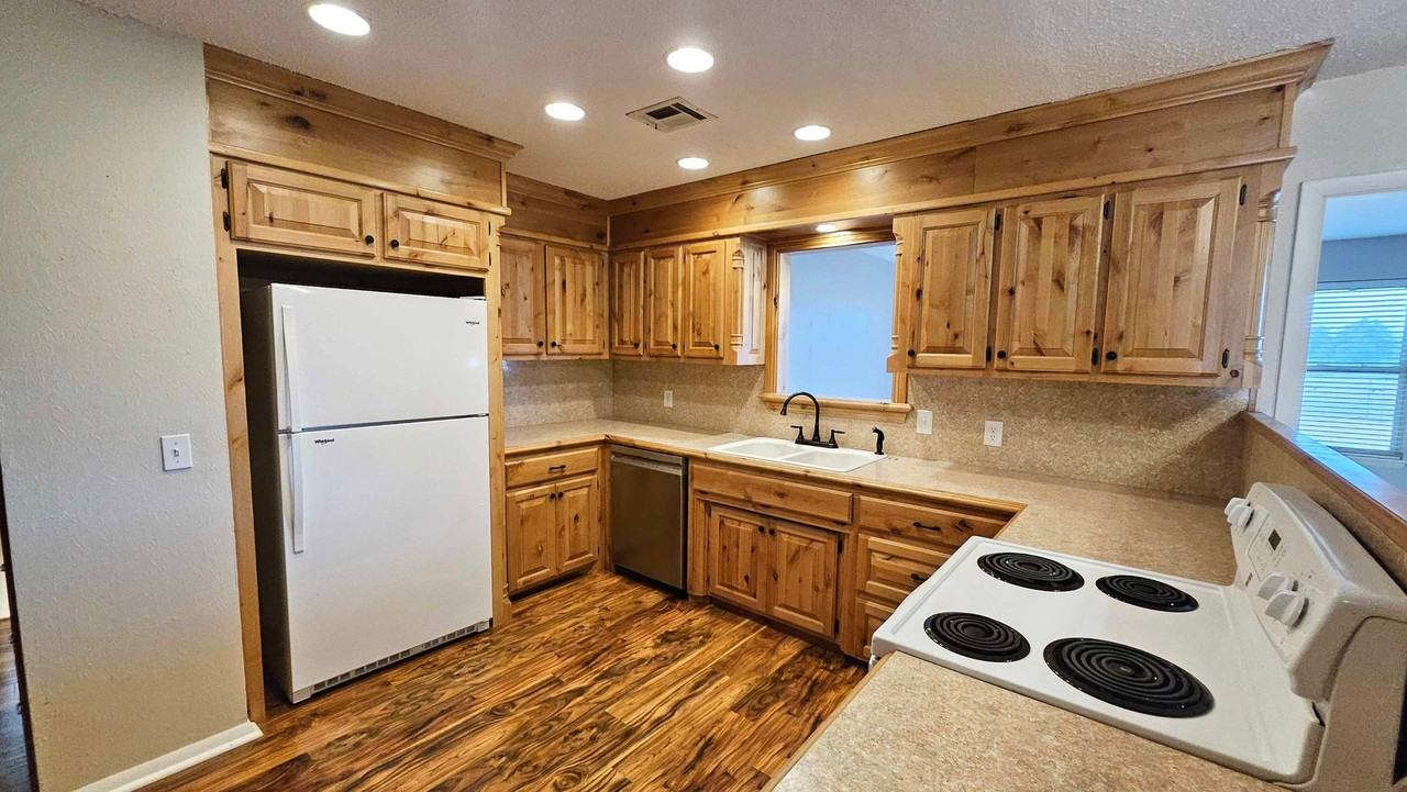 1008 W Silver Meadow Dr - Photo 7 of 23