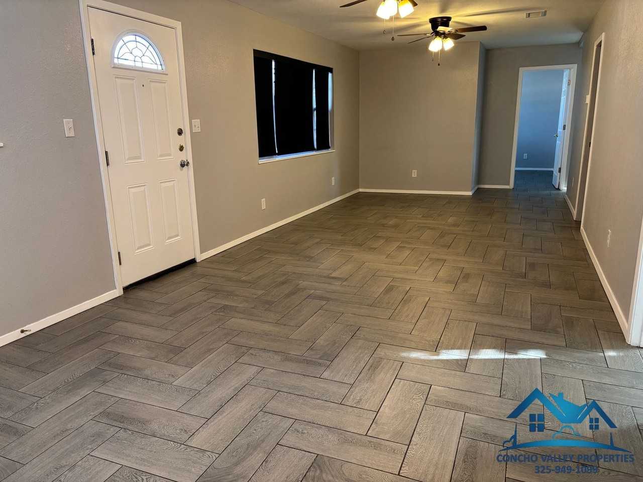 1733 Wilson St - Photo 2 of 17