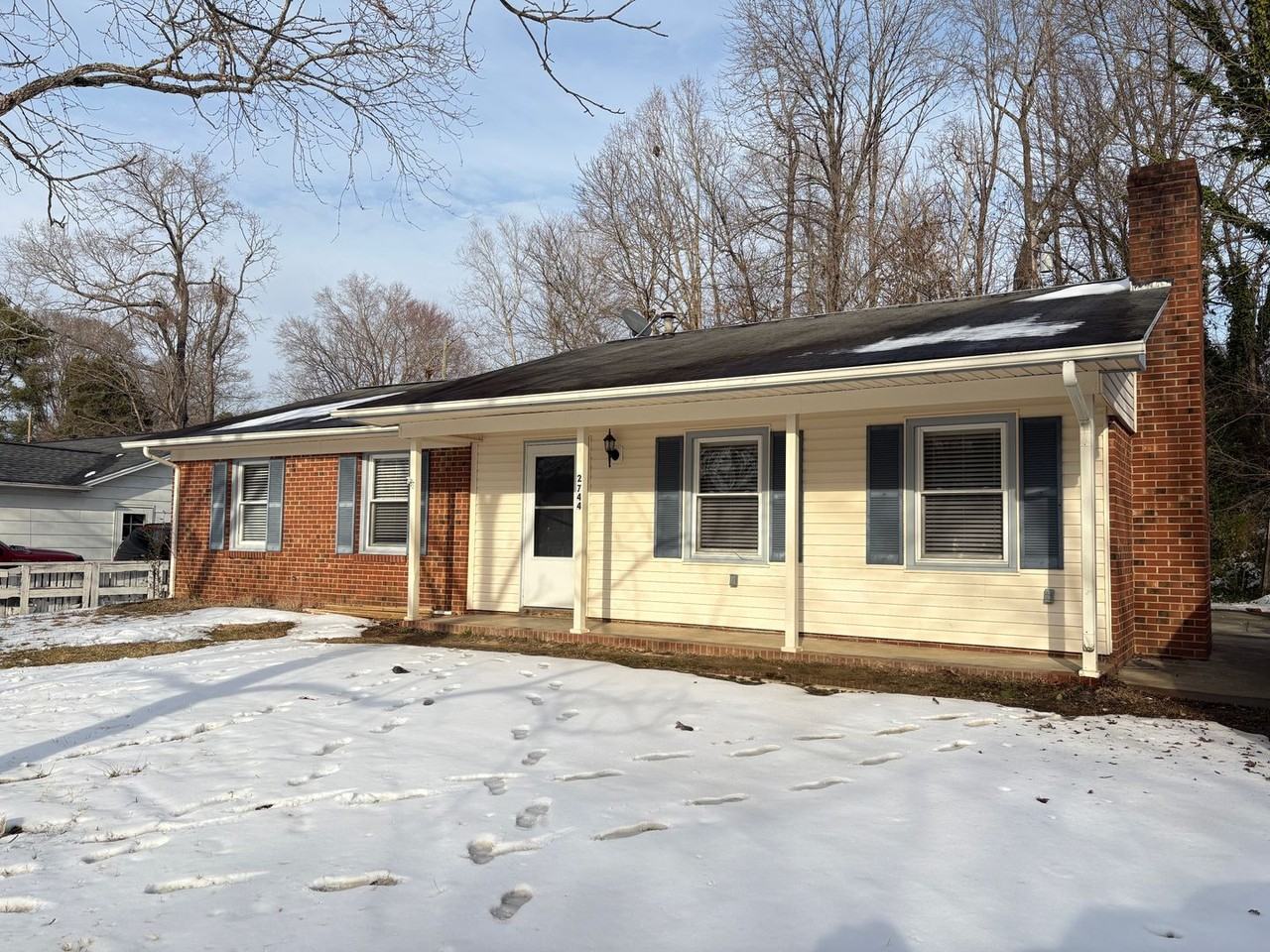 2744 Westchester Dr - Photo 2 of 17