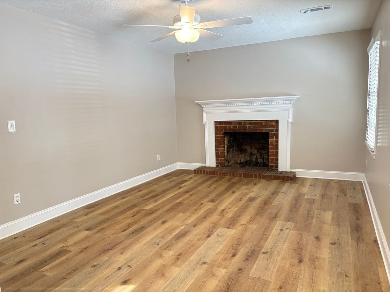 2744 Westchester Dr - Photo 3 of 17