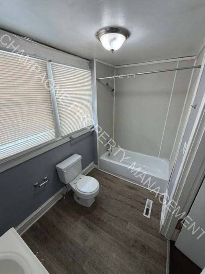 2706 Indiana Ave - Photo 7 of 17