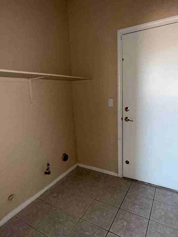 62 Blaven Dr - Photo 4 of 22