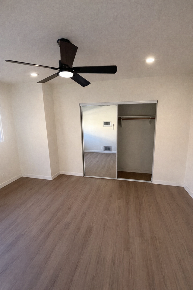 2408 Ocean Park Blvd - Photo 4 of 12