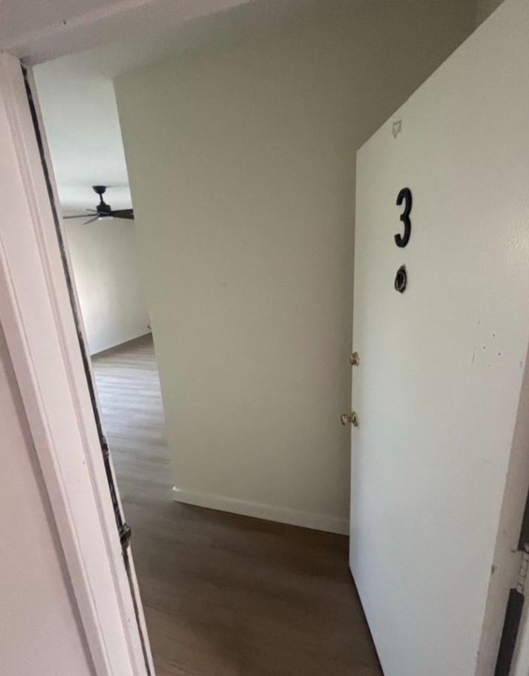 2408 Ocean Park Blvd - Photo 5 of 12