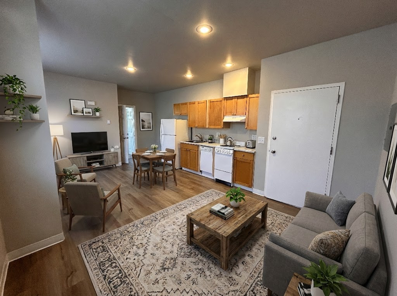 Broadway Manor Apartments - Photo 3 of 14