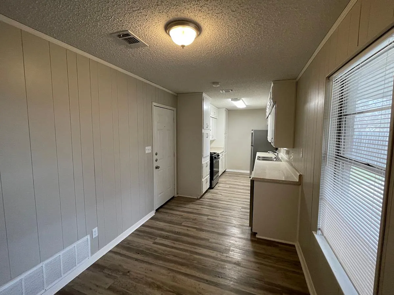 725 Ruidoso Dr - Photo 2 of 12