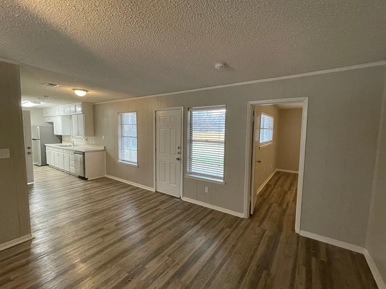 725 Ruidoso Dr - Photo 3 of 12