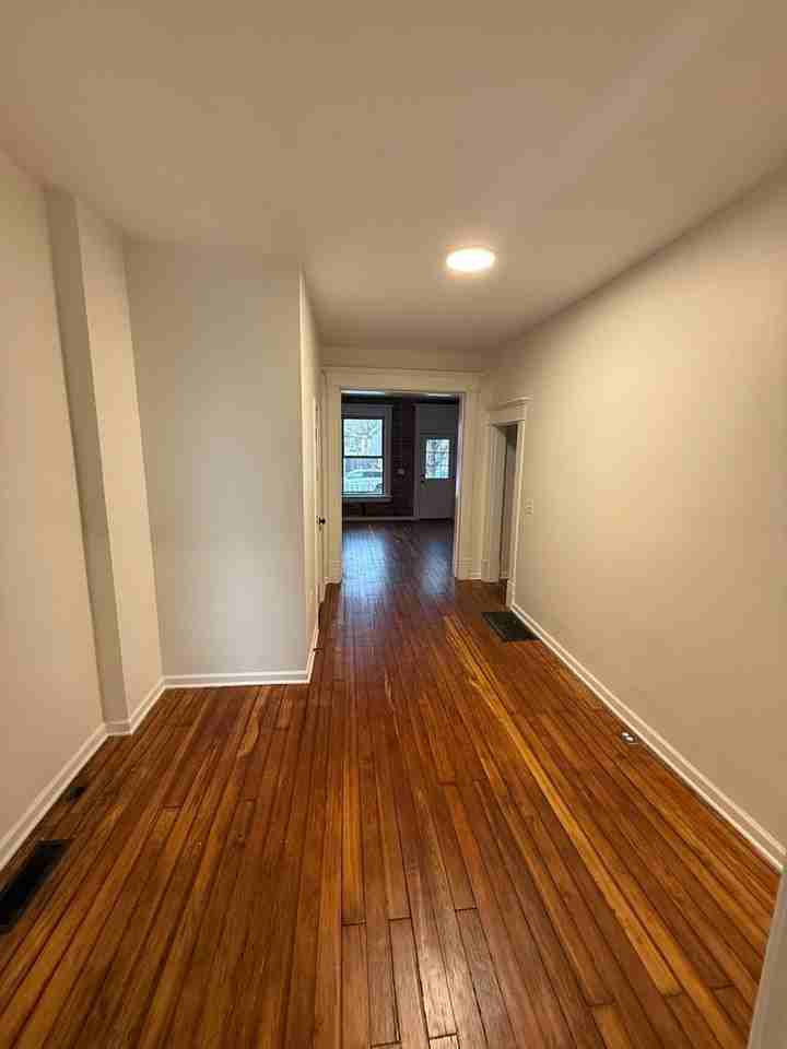 435 Hanford St - Photo 4 of 28