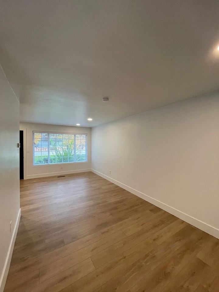 4623 W Catalpa Dr - Photo 6 of 13