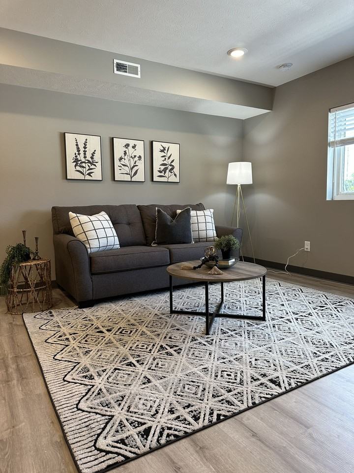 2310 W St. - Photo 4 of 19