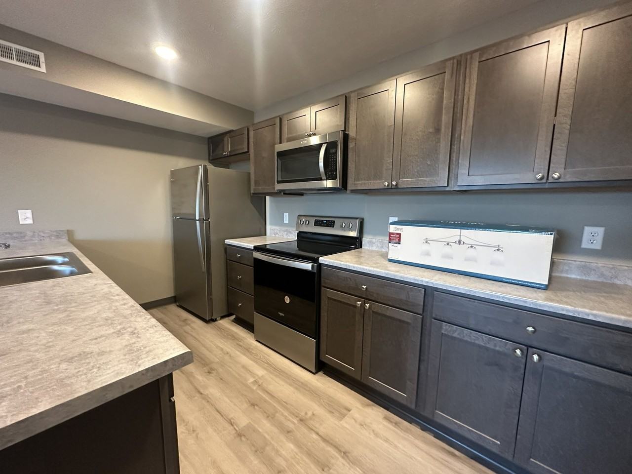 2710 Starr St - Photo 3 of 10