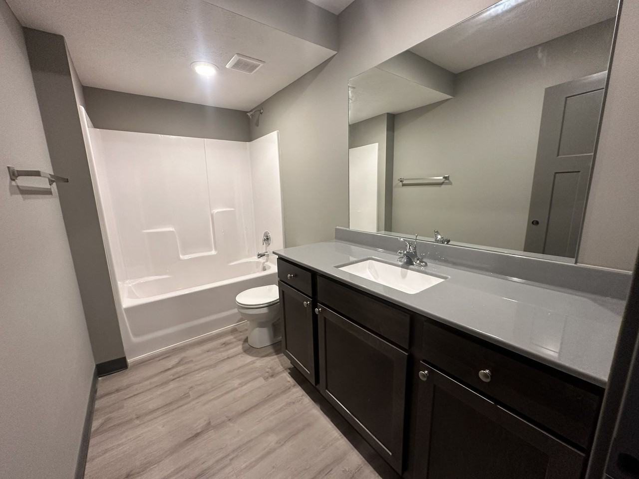 2710 Starr St - Photo 6 of 10