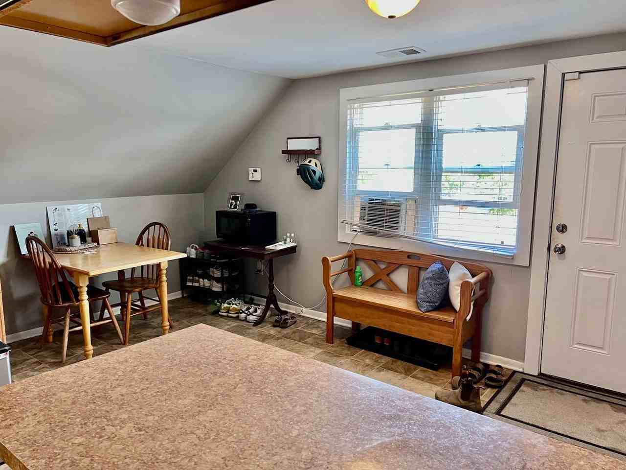 410 Eureka Ave Se - Photo 4 of 12