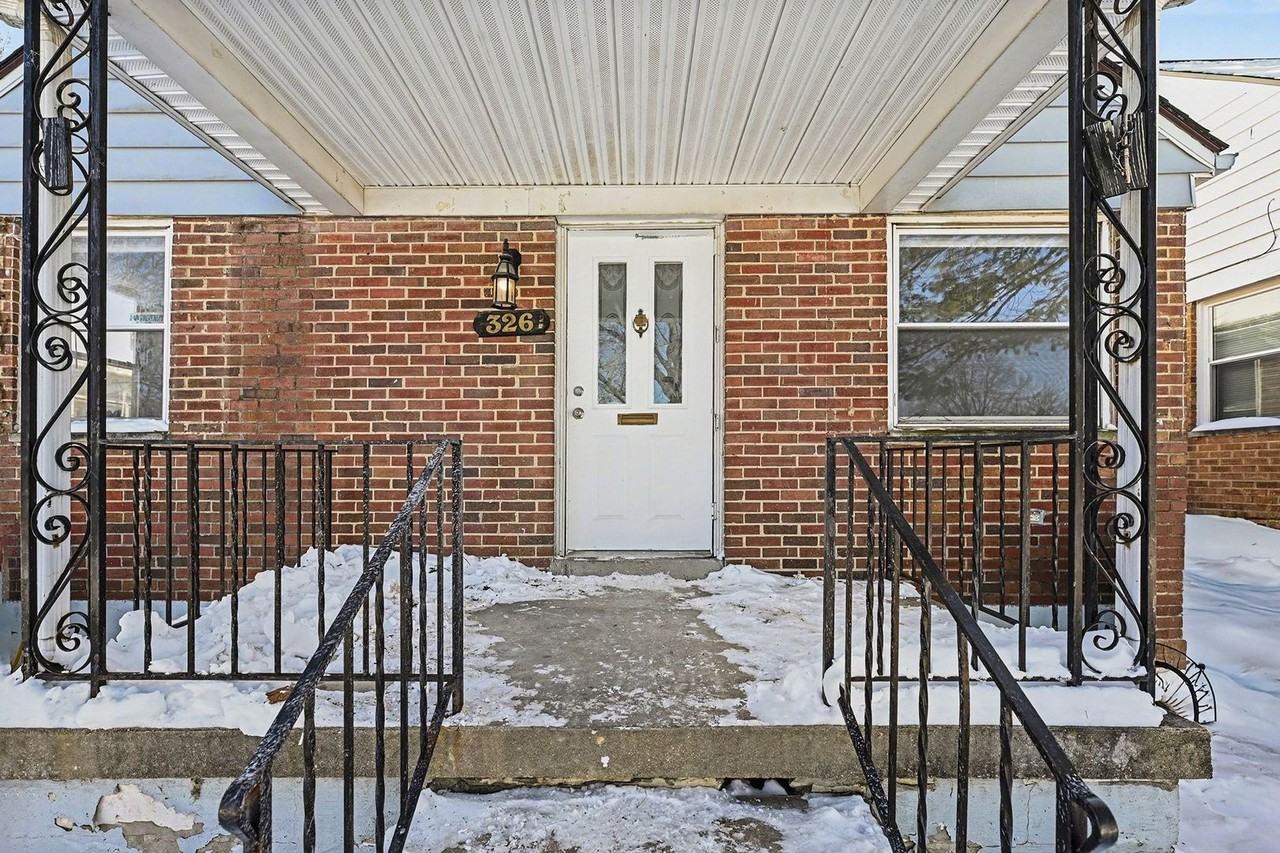 326 Ernst Ave - Photo 5 of 27