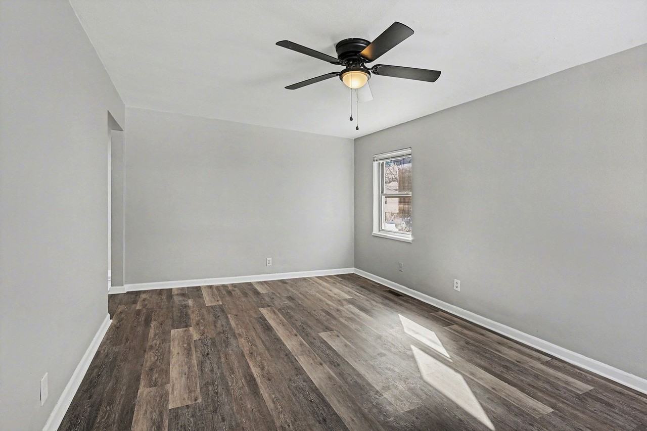 326 Ernst Ave - Photo 7 of 27