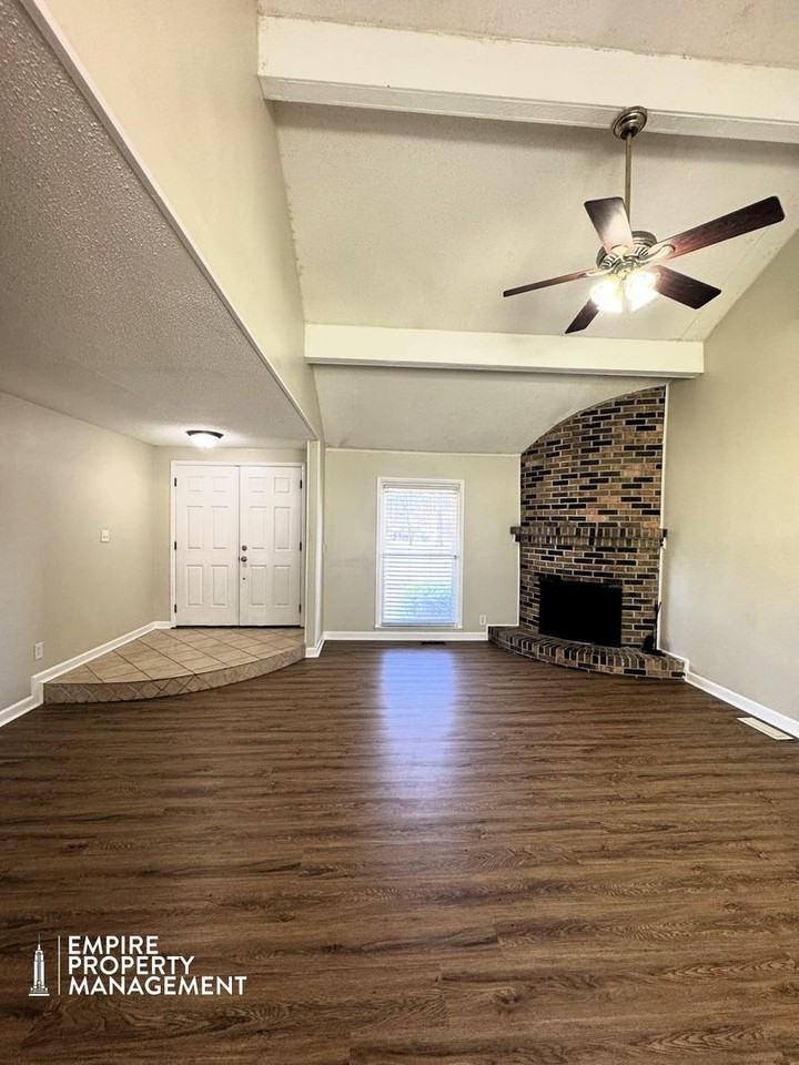 8807 Bailey Cove Rd Se - Photo 2 of 28