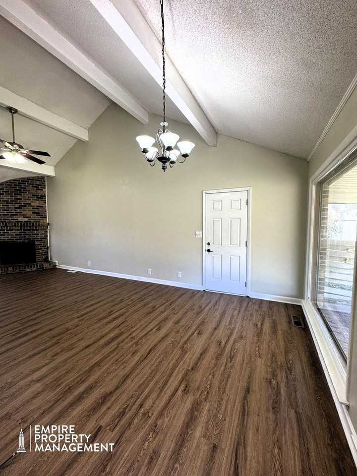 8807 Bailey Cove Rd Se - Photo 4 of 28