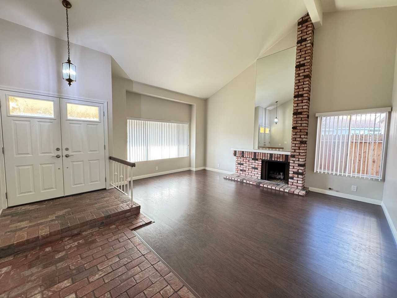 24052 Lindley St - Photo 6 of 41