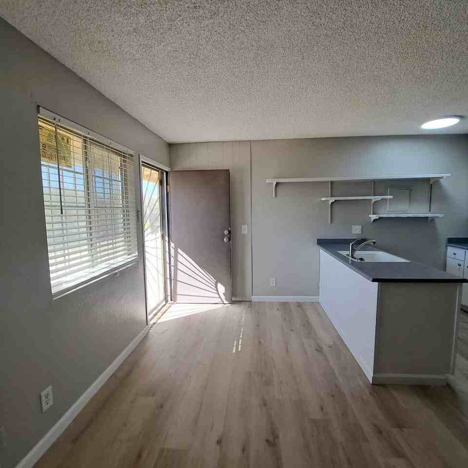 136 Judy Ln - Photo 4 of 9