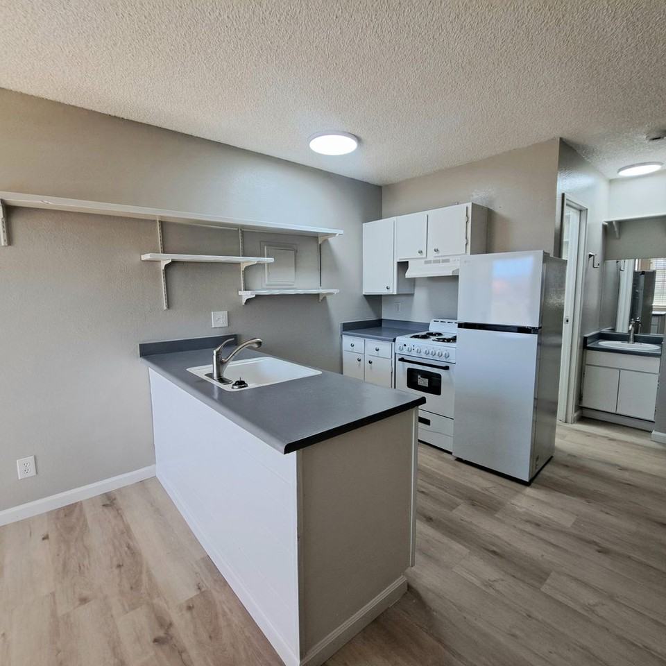 136 Judy Ln - Photo 5 of 9