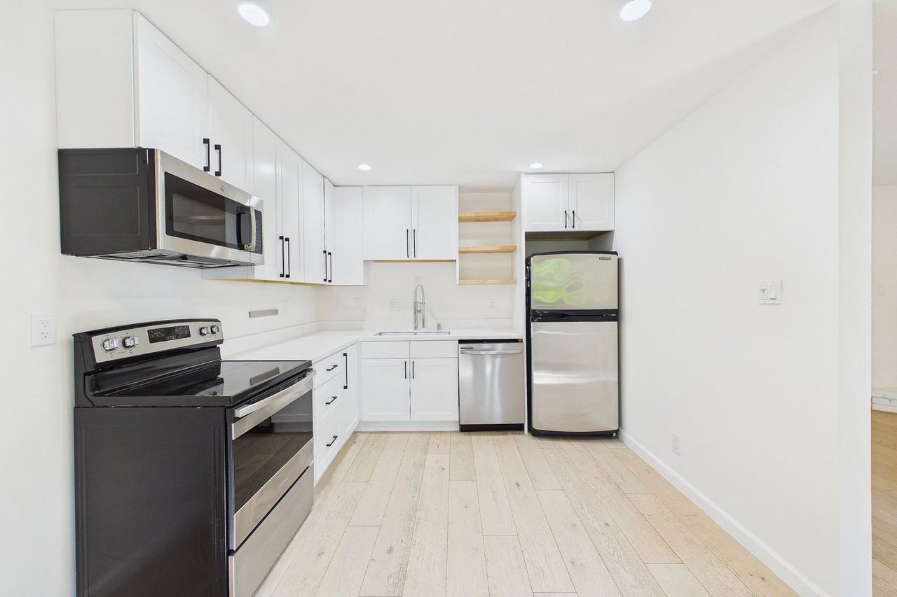 1869 Turk St - Photo 4 of 21