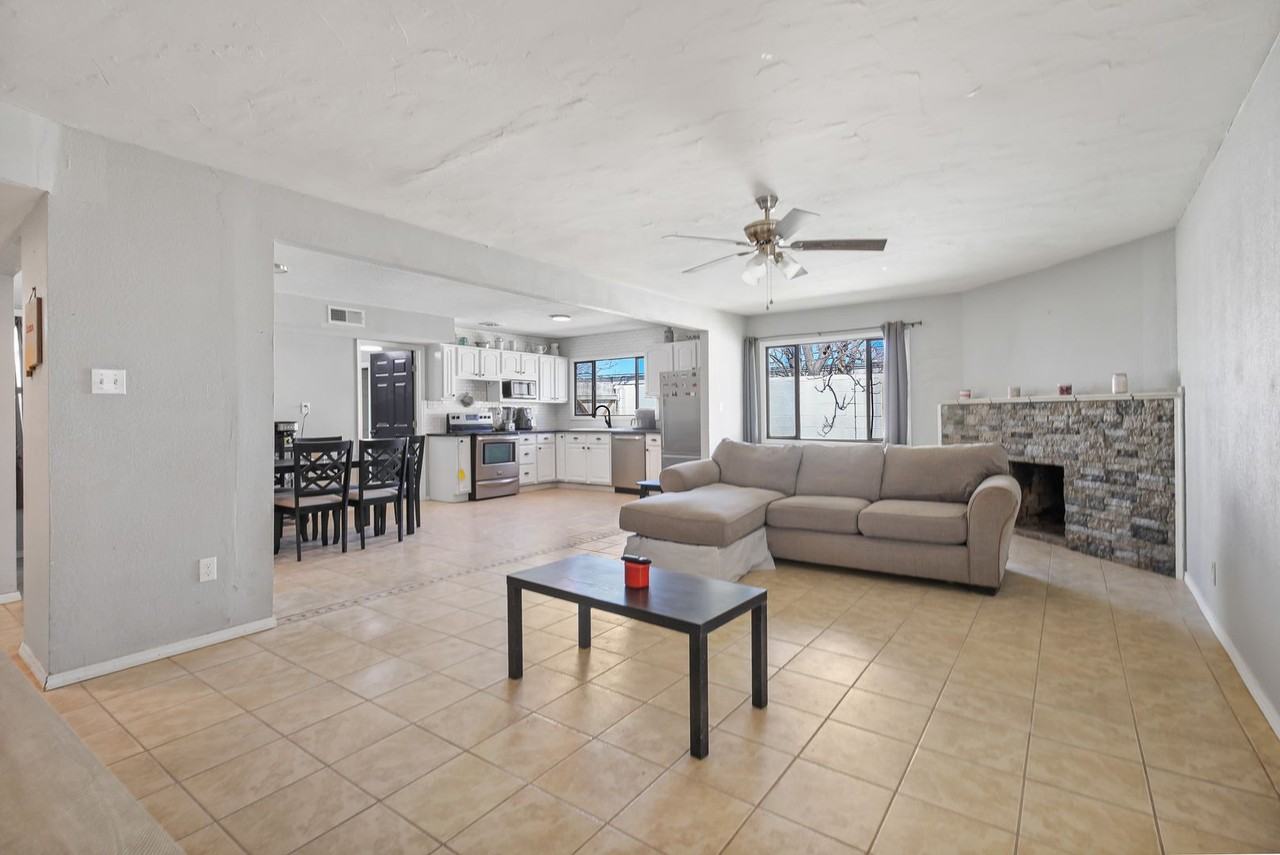 1706 College Ave - Photo 6 of 34