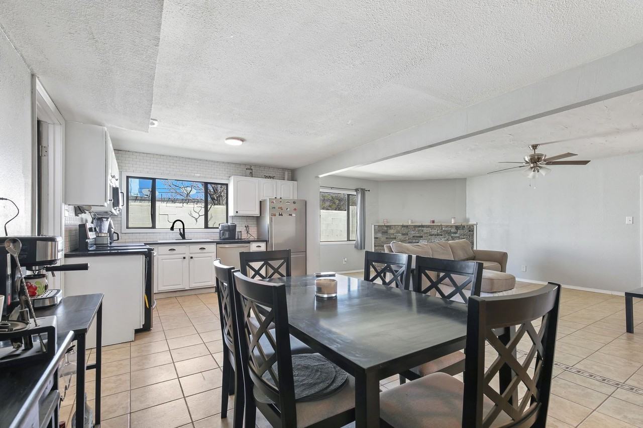 1706 College Ave - Photo 7 of 34