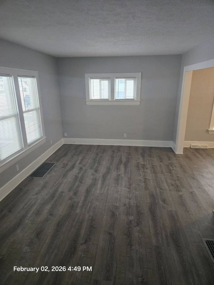 1646 Union St - Photo 2 of 34