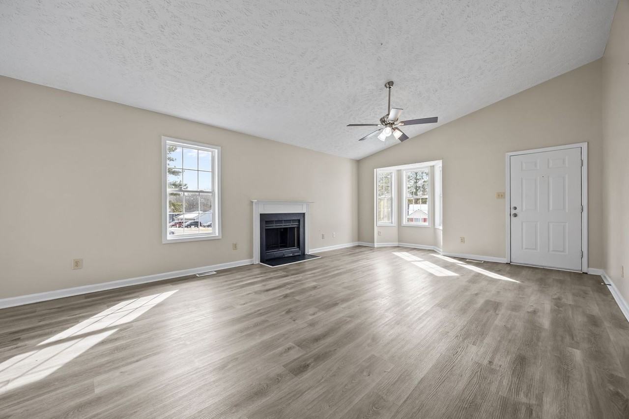 1421 Matilda Ct - Photo 7 of 30