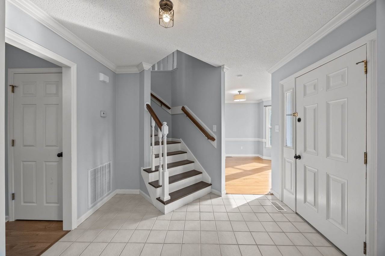 444 Ridge Rd - Photo 2 of 32