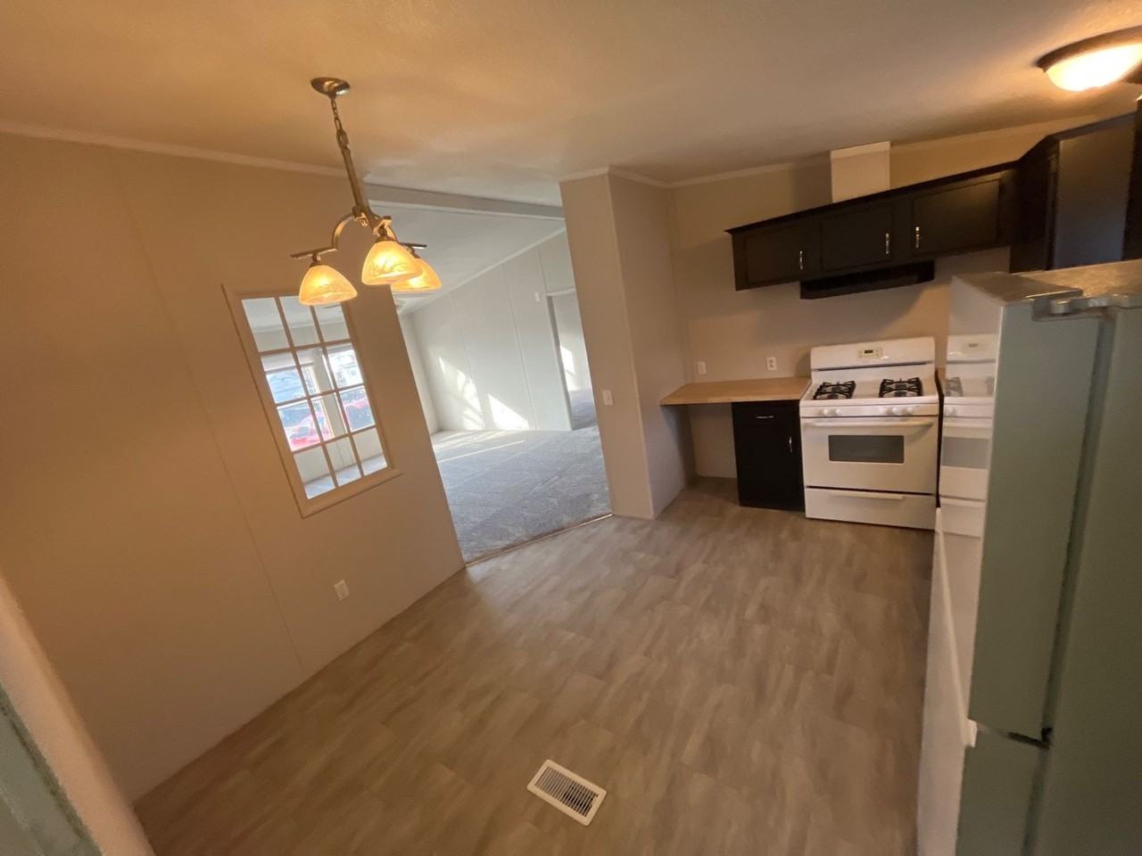 210 N Walnut St - Photo 7 of 20