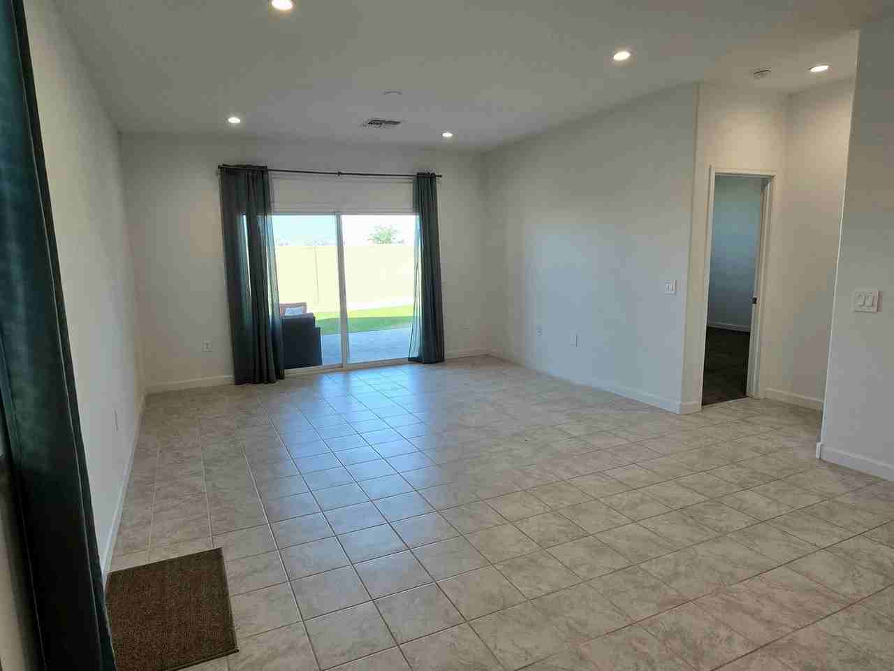 3226 W Stanton Ave - Photo 4 of 33